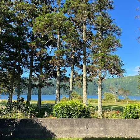 בית נופש Lakeview Paradise *