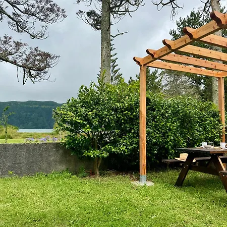 בית נופש Lakeview Paradise *